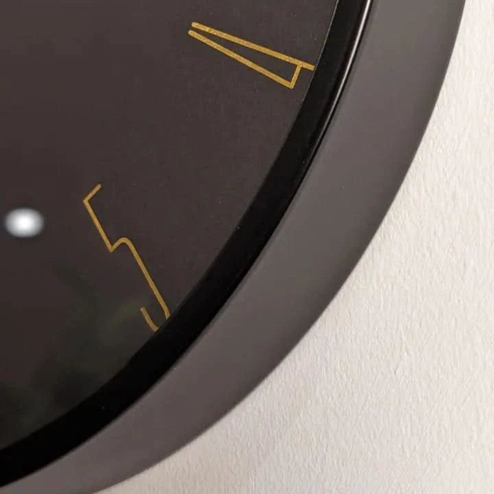 BowLift | Omi - Luxurious round wall clock