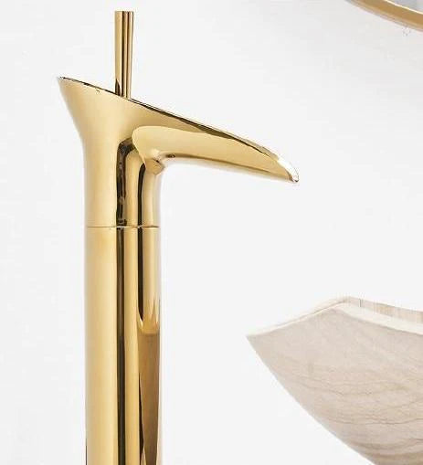 BowLift | AquaVintura Antique waterfall bathroom faucet | Brass fitting with single lever mixer | Hot & cold water | Bronze look