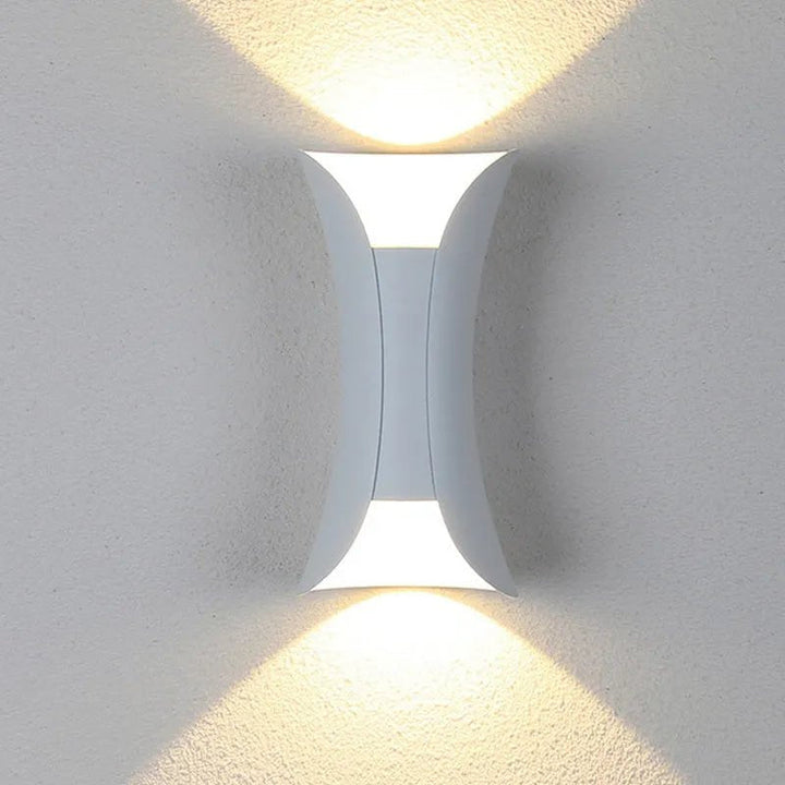 BowLift | LUXEFLARE – Weatherproof Curved LED Wall Lamp for Modern Outdoor Spaces