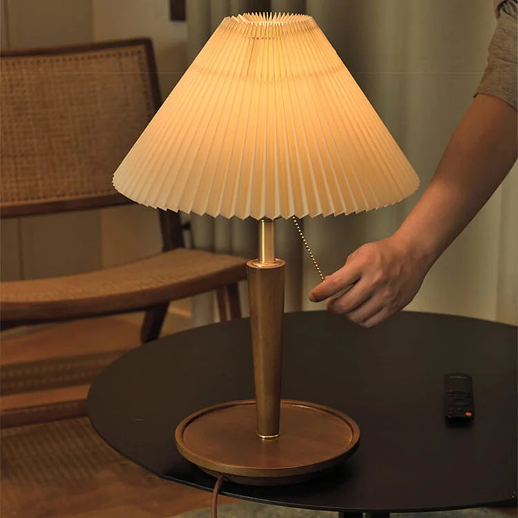 BowLift | Elegant Vintage Woodly Table Lamp - Table Lamp with Pleated Design