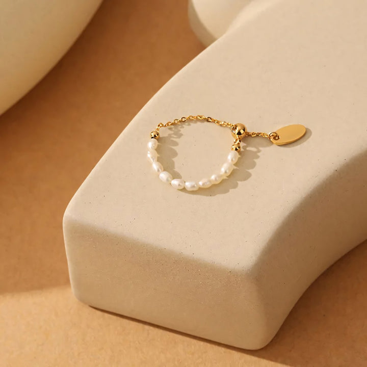 BowLift | Pearl Dangle Chain Ring