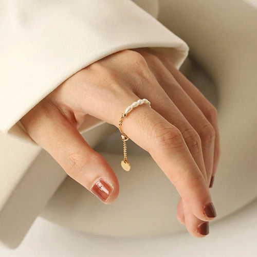 BowLift | Pearl Dangle Chain Ring
