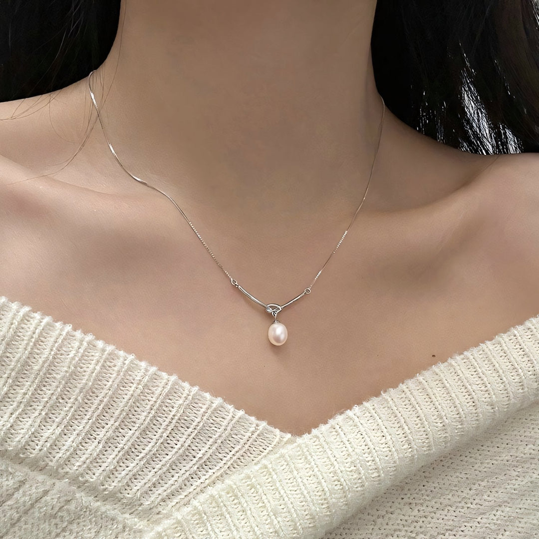 BowLift | Pearl Drop Knot Dainty Chain Necklace