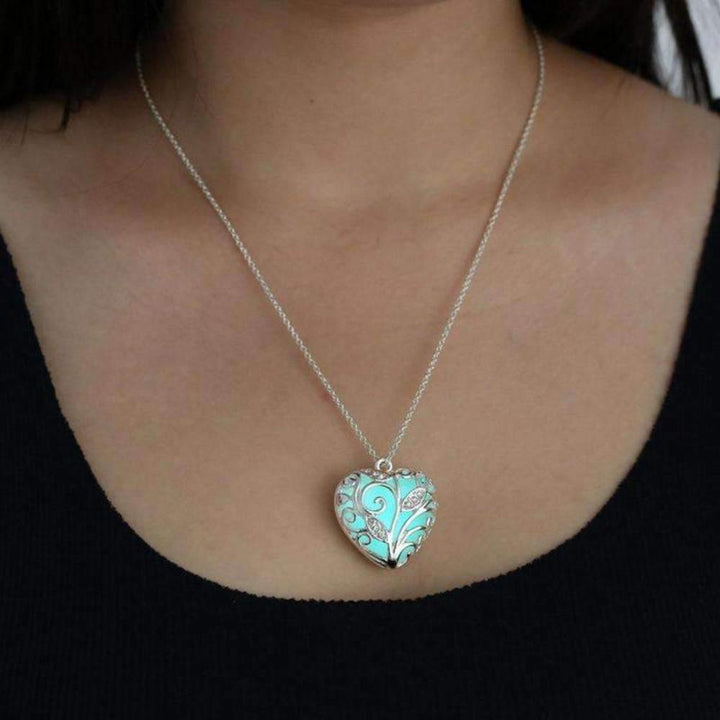 BowLift | Glowing Pendant - Shows Your Gorgeous Glow In The Dark
