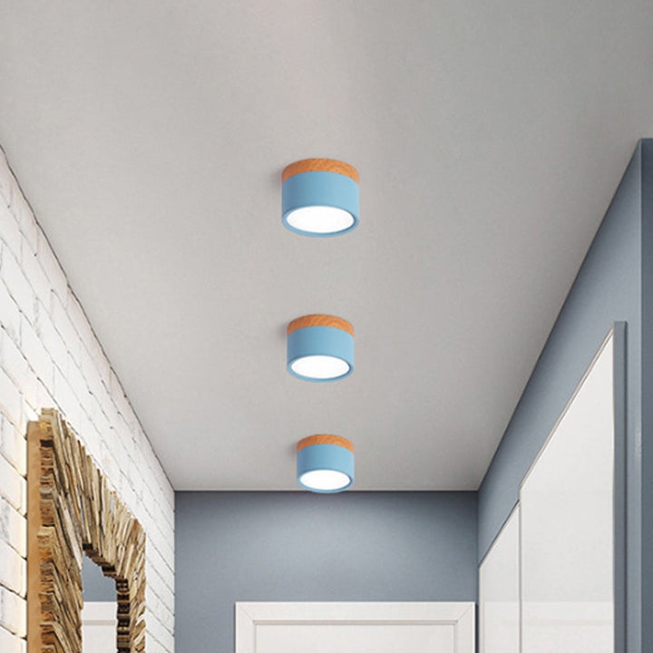BowLift | Elegance of Light Small ceiling lamp with a unique glow