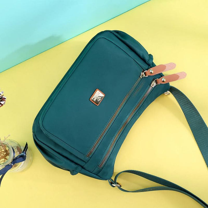 BowLift | Lightweight Nylon Shoulder Bag with Pockets