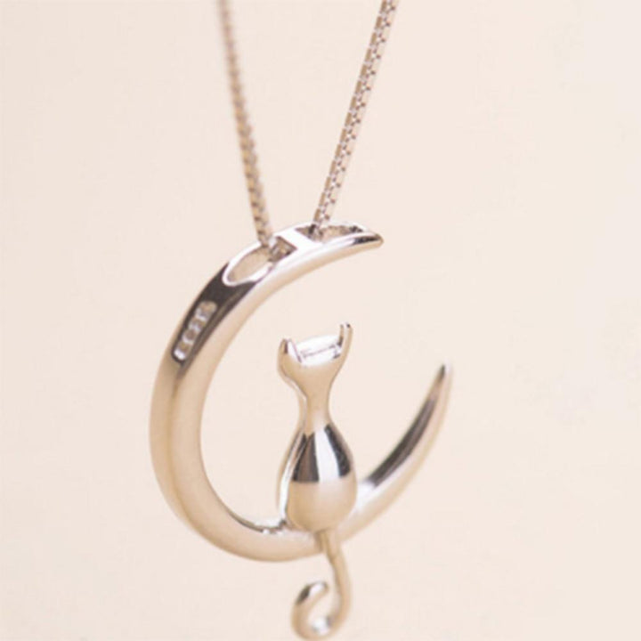 Kat - Moon Swing Necklace | Bowlift