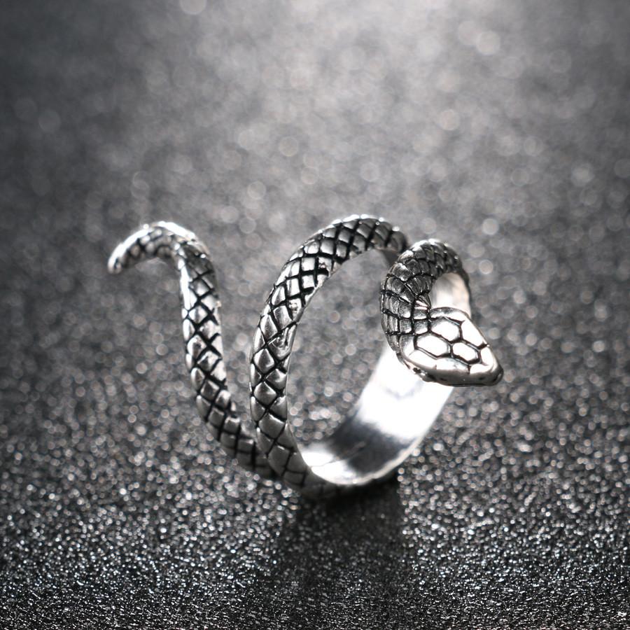 Covet - Serpentine Ring | Bowlift