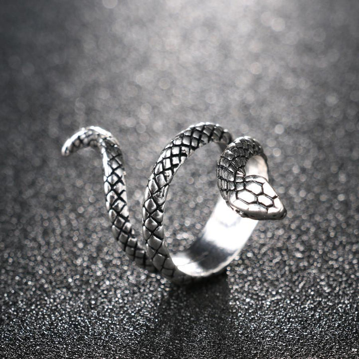 Covet - Serpentine Ring | Bowlift