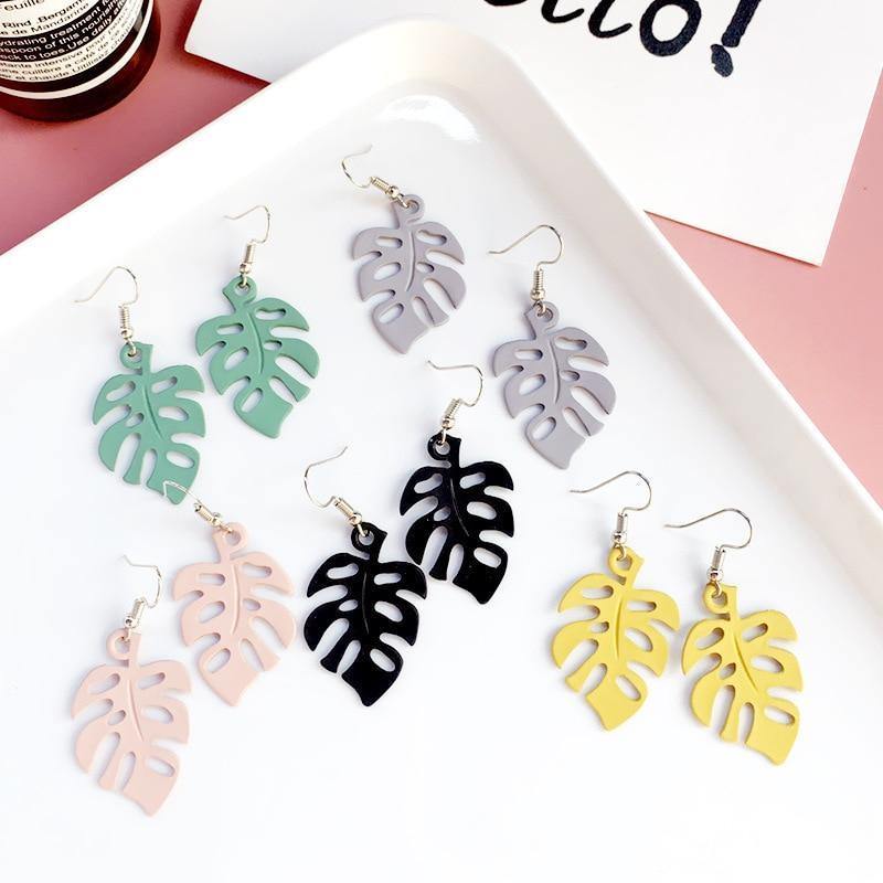 BowLift | NatureChic Monstera Earrings | Dangle Style | Timeless Jewelry