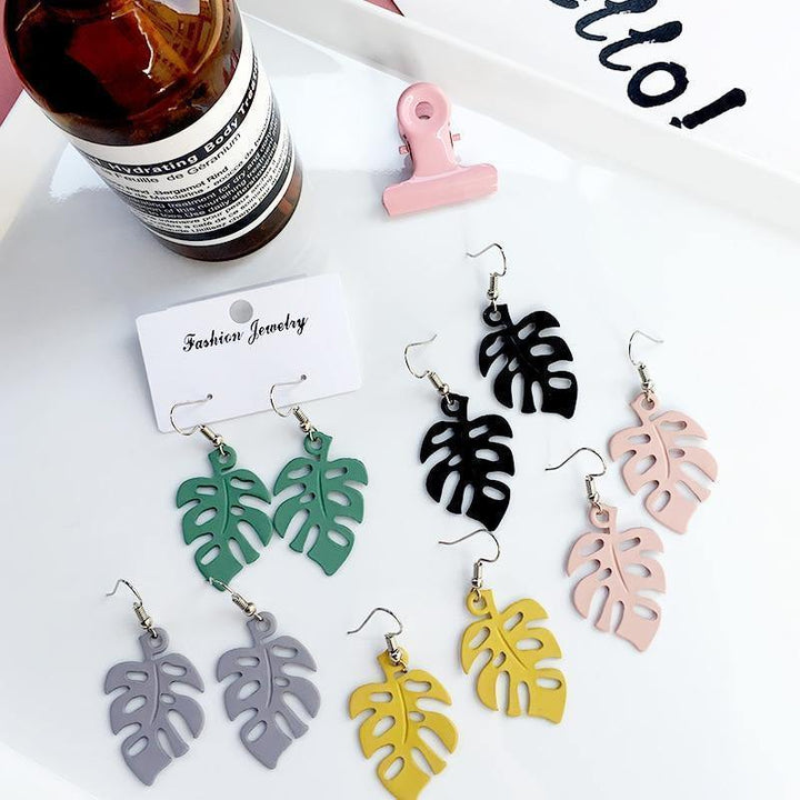 BowLift | NatureChic Monstera Earrings | Dangle Style | Timeless Jewelry