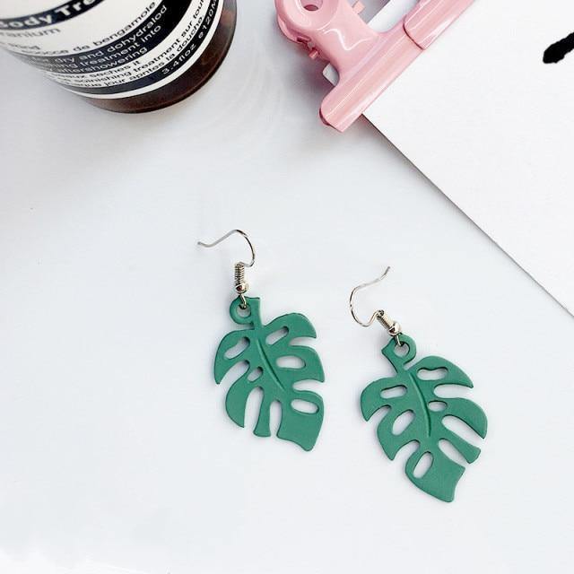 BowLift | NatureChic Monstera Earrings | Dangle Style | Timeless Jewelry