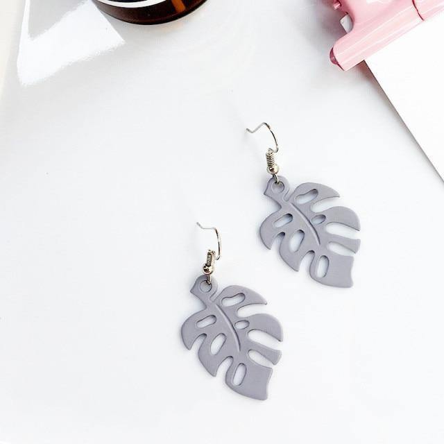 BowLift | NatureChic Monstera Earrings | Dangle Style | Timeless Jewelry