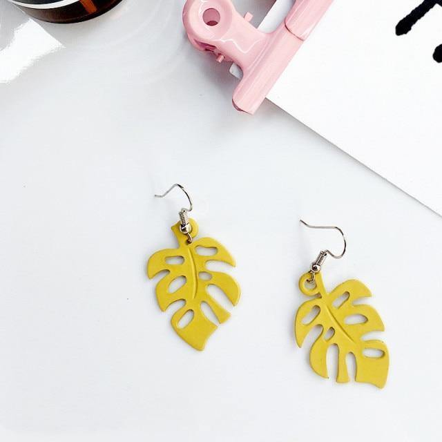 BowLift | NatureChic Monstera Earrings | Dangle Style | Timeless Jewelry