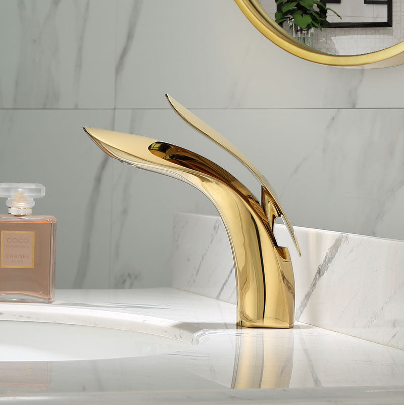 BowLift | Luxurious modern bathroom faucet