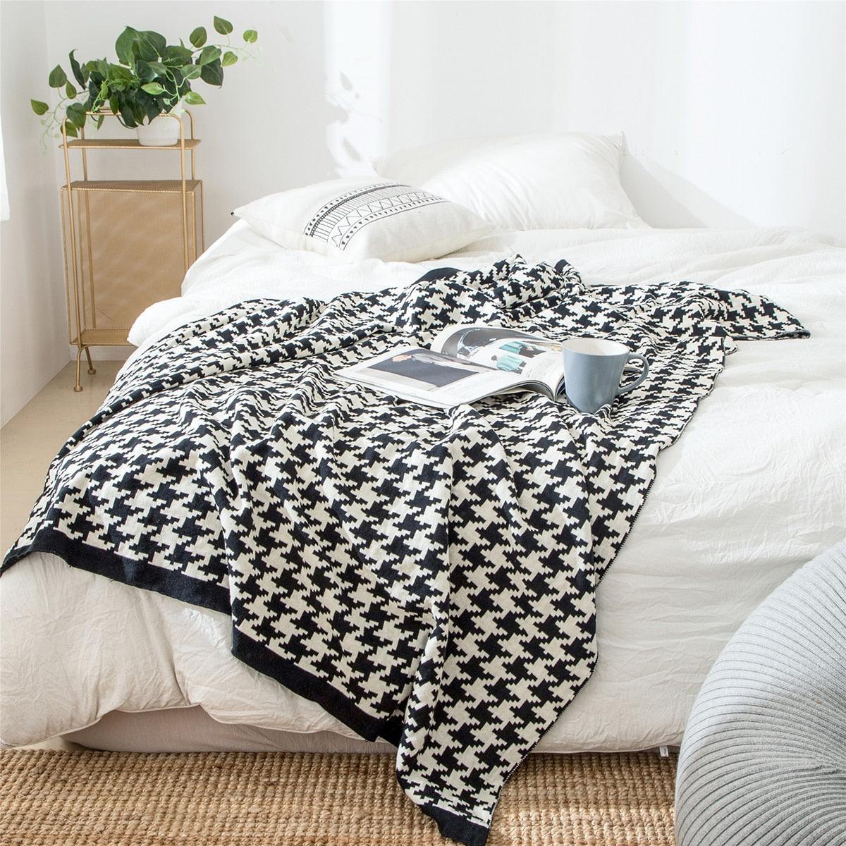BowLift | PlaidLuxe Houndstooth Throw Blanket | Checked Design | Soft & Cozy | Various Sizes