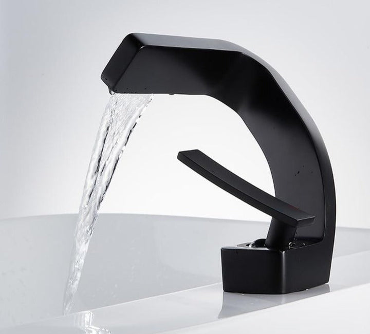 Everest - Modern Curved Faucet │ Daring and Refined Design | Bowlift