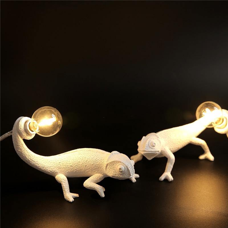 Nordic Modern Chameleon Lizard Desk Light | Bowlift