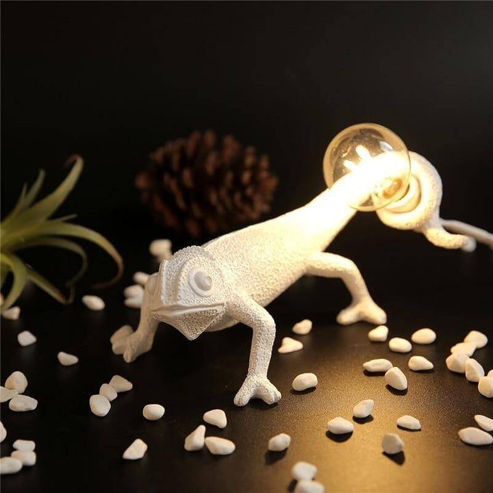 Nordic Modern Chameleon Lizard Desk Light | Bowlift
