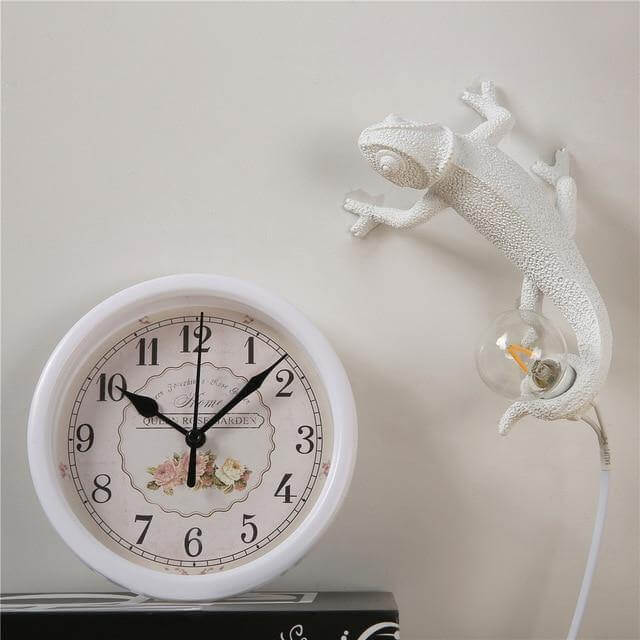 Nordic Modern Chameleon Lizard Desk Light | Bowlift