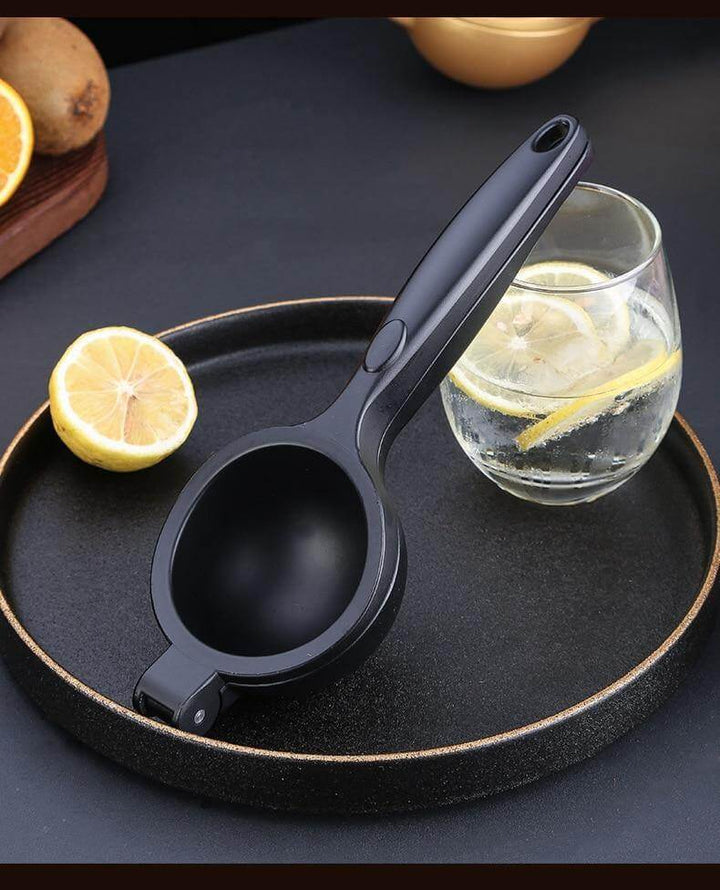 BowLift | Minimal Lemon Squeezer