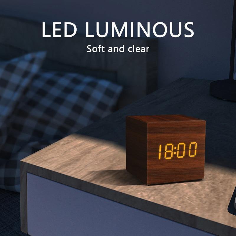 BowLift | LED Alarm Clock in Wooden Cube Form