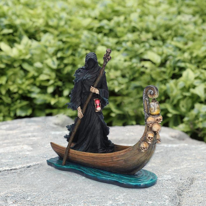 BowLift | Scary Man Boat Resin Figurine Home Decor