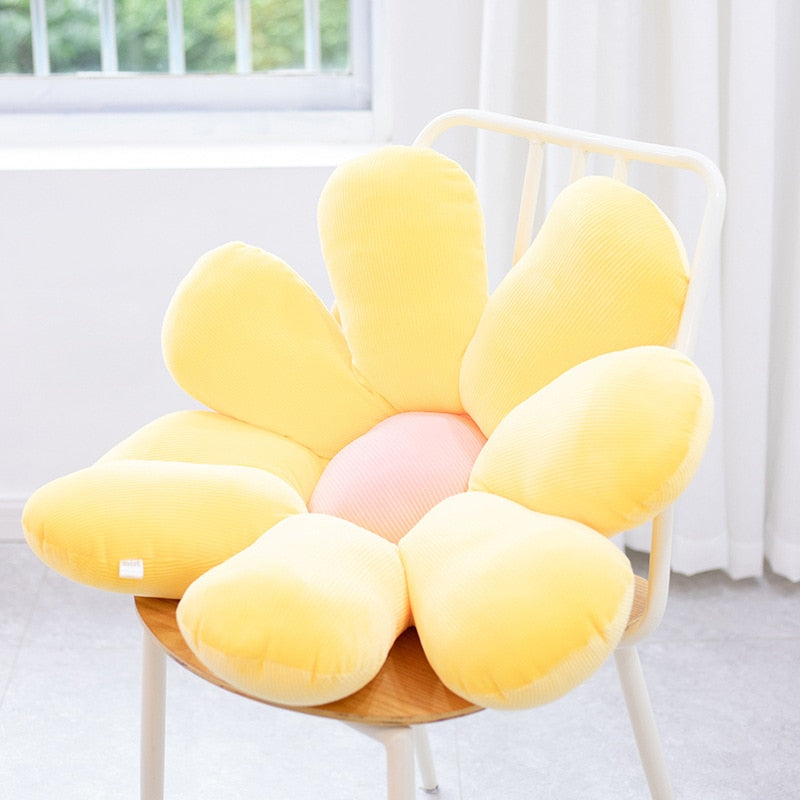Fluffy Daisy Cushion | Bowlift