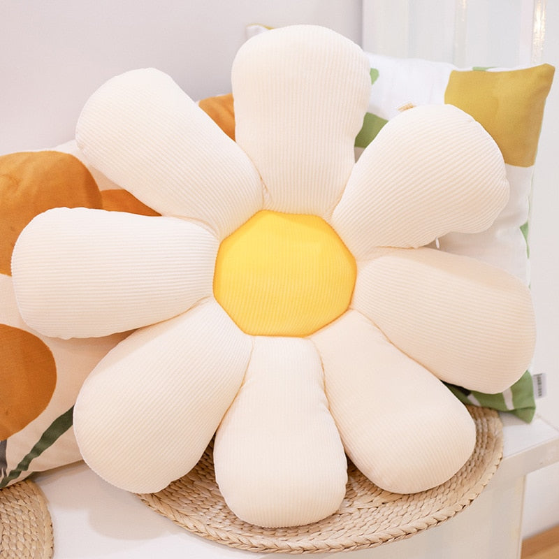 Fluffy Daisy Cushion | Bowlift