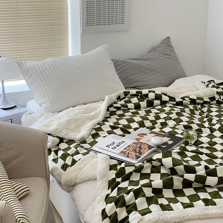 Checkerboard Throw Blanket | Bowlift