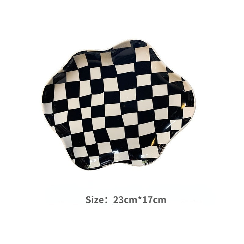 Wavy Edge Checkerboard Tray - Black, Green | Bowlift