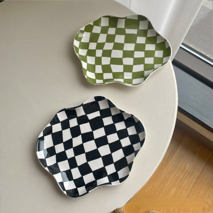 Wavy Edge Checkerboard Tray - Black, Green | Bowlift