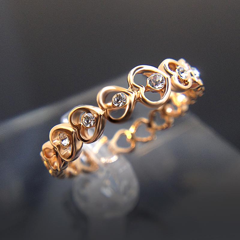 Crystal Heart Chain Ring | Bowlift