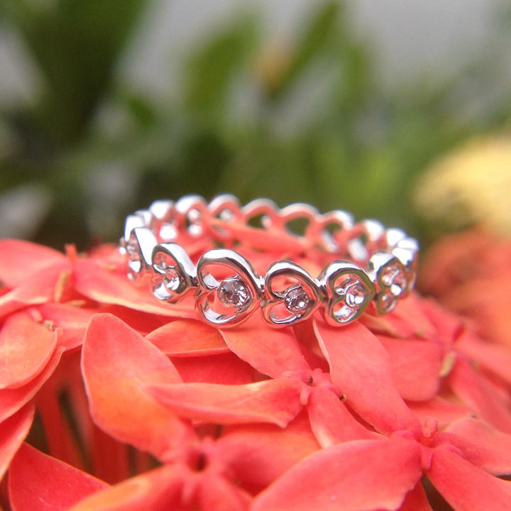 Crystal Heart Chain Ring | Bowlift