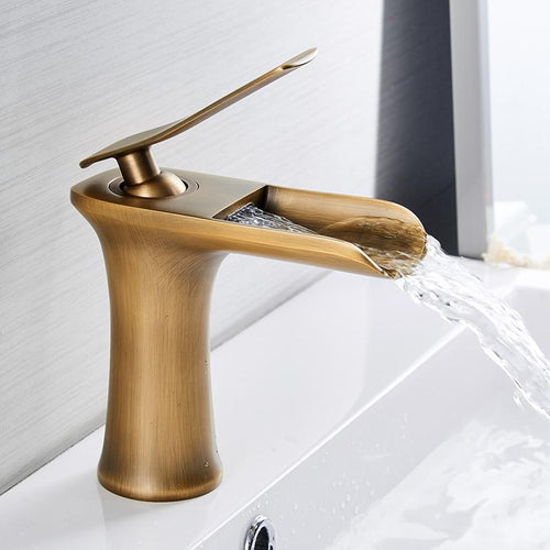 BowLift | Modern Waterfall Bathroom Tap – Stylish Design & Elegant Water Flow