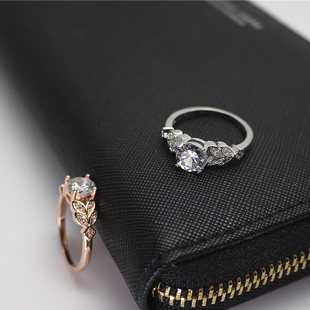 Crystal Center Flower Ring | Bowlift