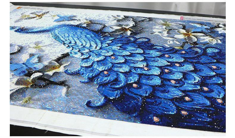 Extravagant Peacock - GemPaint Kit | Bowlift