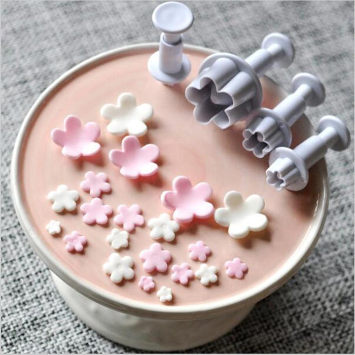 4 Piece Set - Plum Flower Shape Pastry Decorating Tools | Bowlift