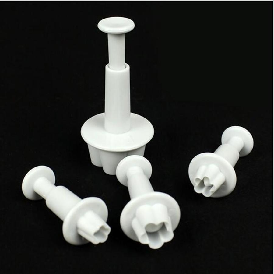 4 Piece Set - Plum Flower Shape Pastry Decorating Tools | Bowlift