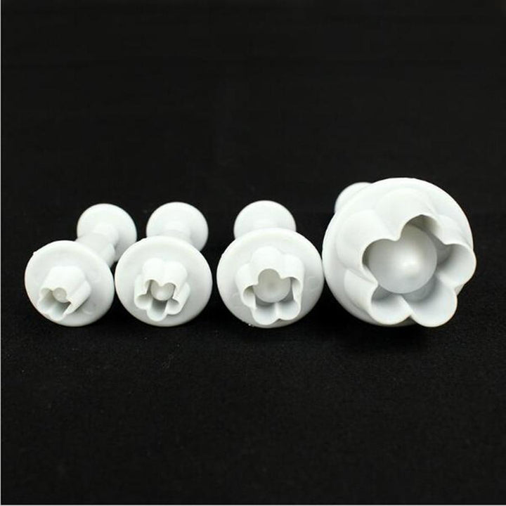4 Piece Set - Plum Flower Shape Pastry Decorating Tools | Bowlift