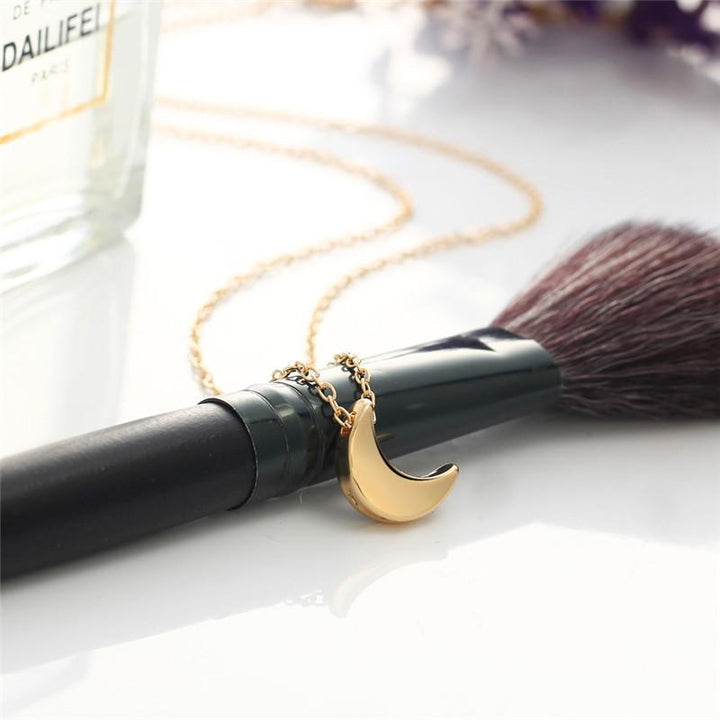 Mini Crescent Moon Pendant Necklace | Bowlift