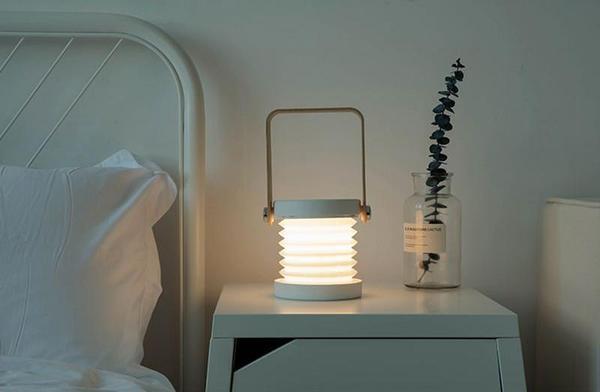 CompactGlow Lantern – Portable and Collapsible Lighting Bowlift