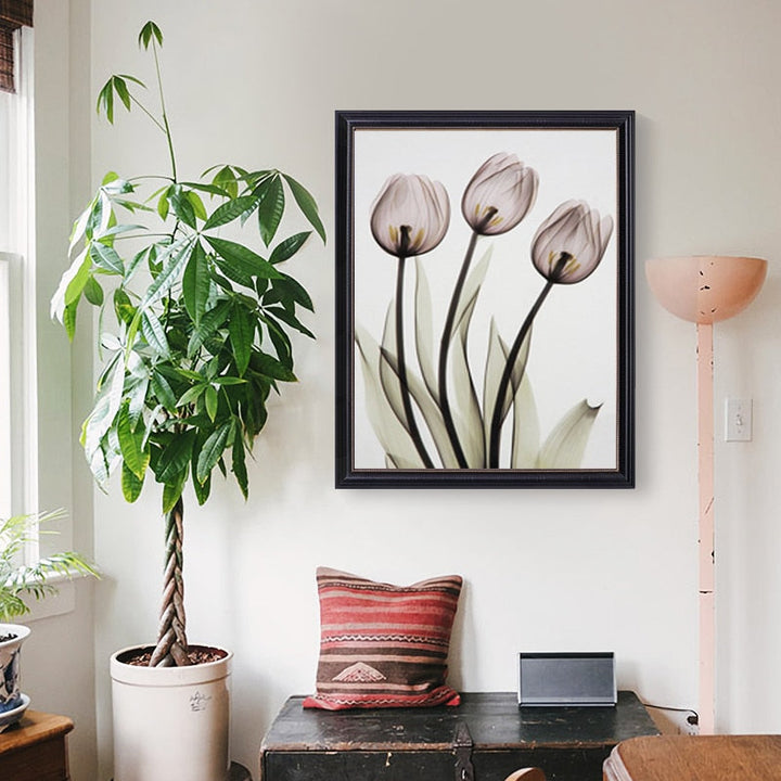 Modern Europe Tulip - Canvas Wall Art Painting | Bowlift