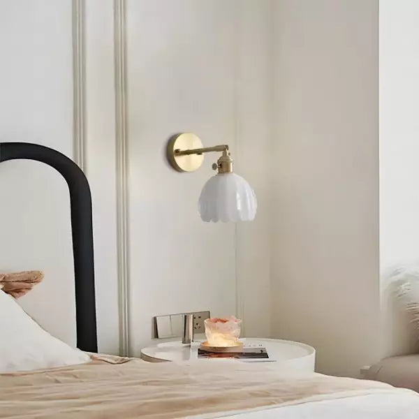 BowLift | Wall Light Vintage Glass Brass Sconce