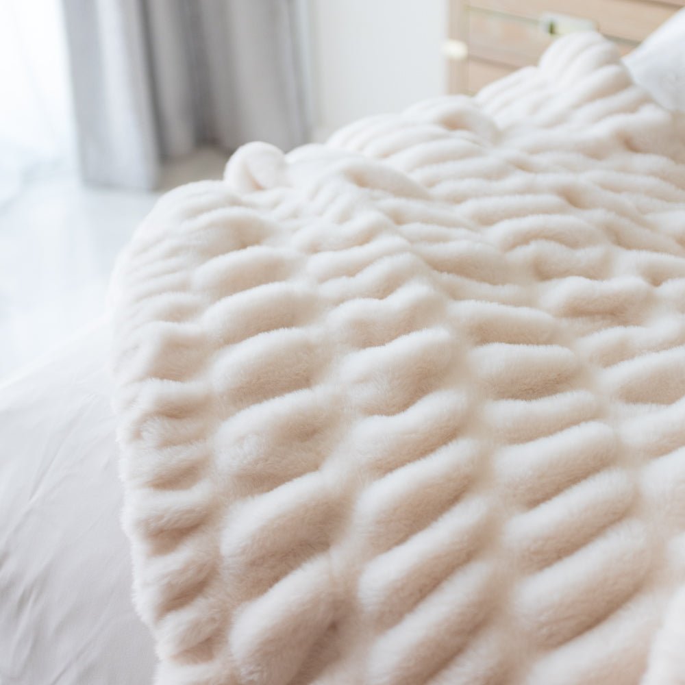Faux Fur Blanket Ripple | Bowlift