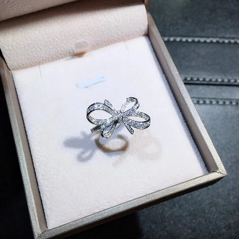 BowLift | Romantic Bow Shaped Diamond Ring