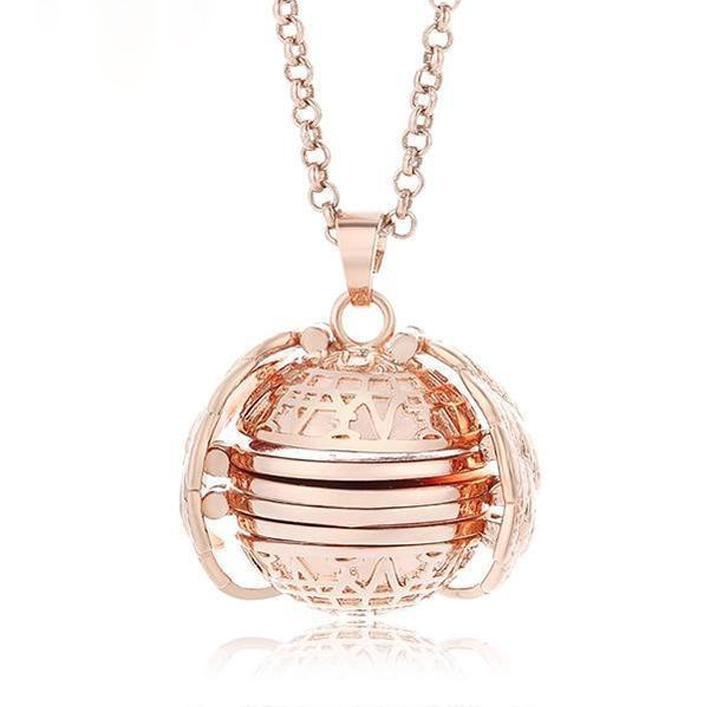 BowLift | Expanding Angel Wings Necklace