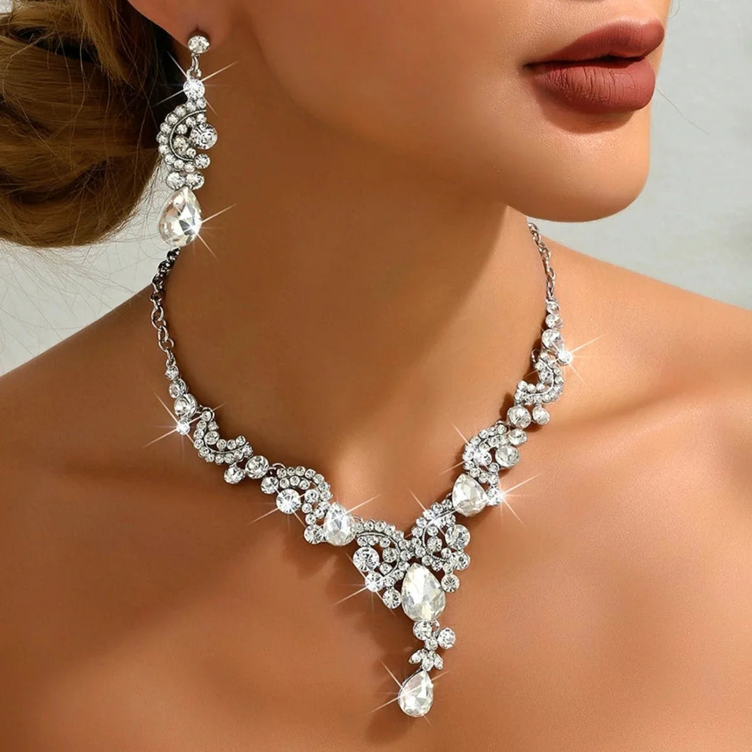 BowLift | Rounded Diamond Glammer Necklace and Earrings Set