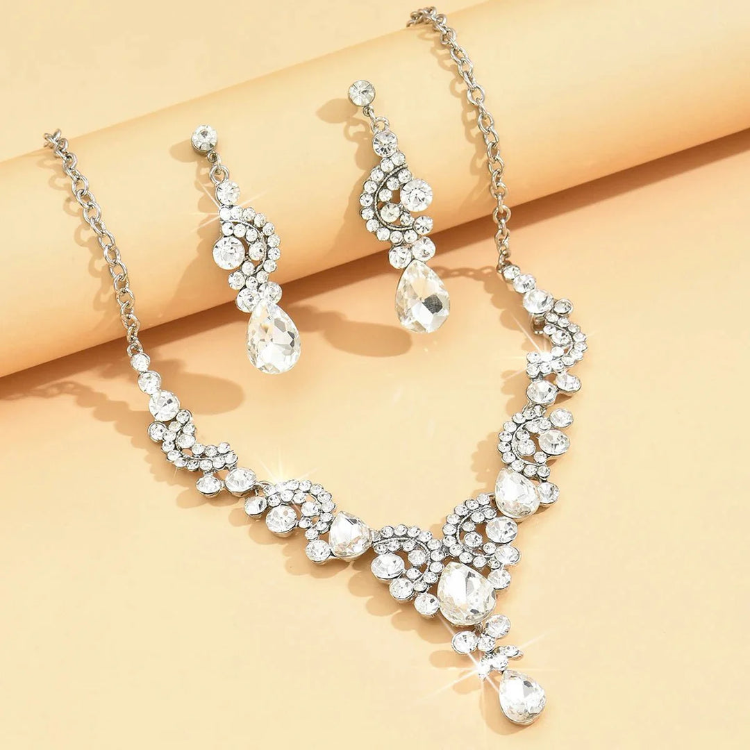 BowLift | Rounded Diamond Glammer Necklace and Earrings Set