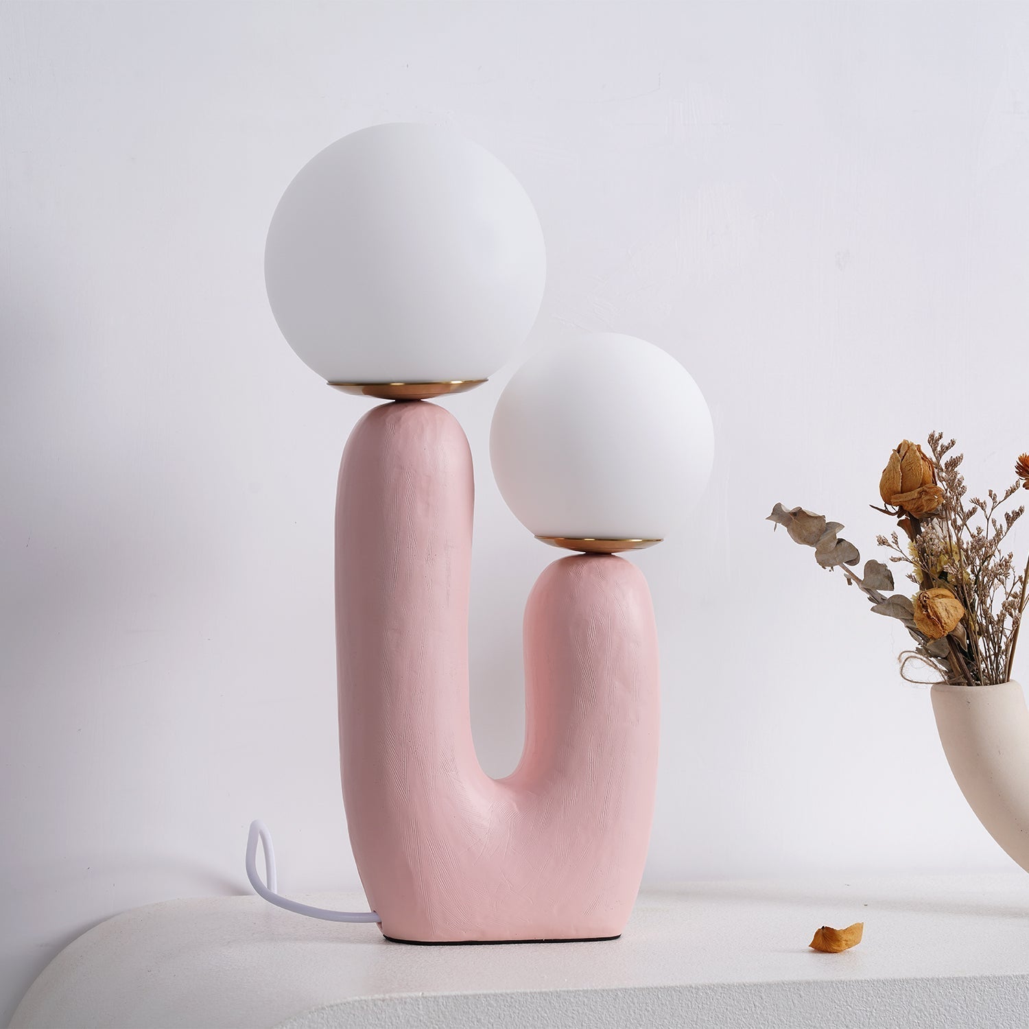 BowLift | Contemporary Style Table Lamp with Natural Accent